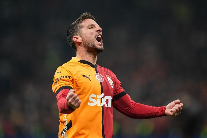 Victor Osimhen Galatasaray'da kaldı! Ağabeyi resmen açıkladı: Gitmiyoruz - Resim: 10
