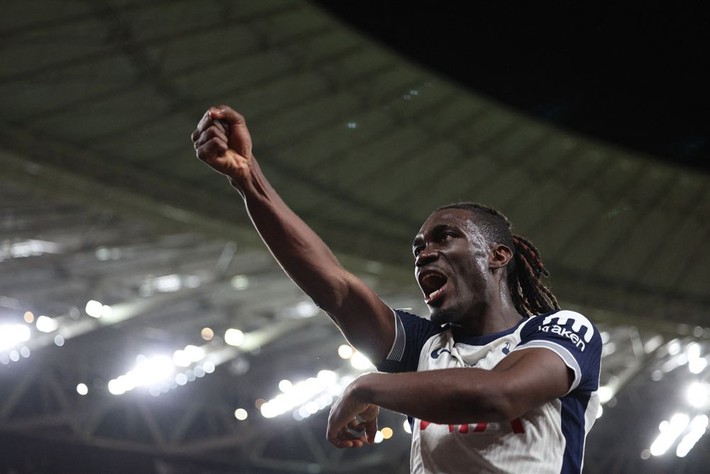 Ali Koç Ndombele'nin Premier Lig kariyerini bitiren yıldız için opsiyonlu teklif yaptı! - Resim: 3