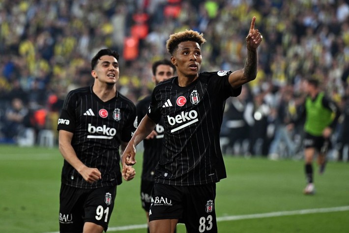 Dursun Özbek Gedson Fernandes transferini duyunca telefona sarıldı: Orta saha krizini çözdük - Resim: 4