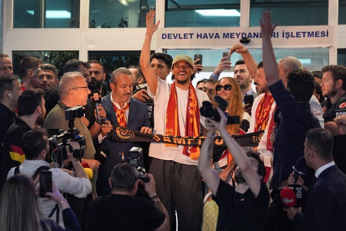 Leroy Sane Cengiz Ünder ve Diego Carlos'tan daha ucuza geldi: Nasıl yaptınız bu transferi helal olsun! - Resim: 11