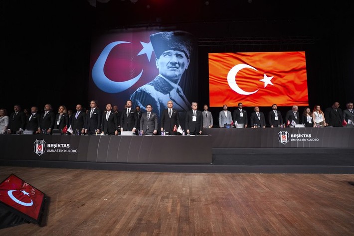 Serdal Adalı'yı Emre Belözoğlu ipten aldı! Süper Lig'in gol kralı Beşiktaş'a evet dedi - Resim: 5