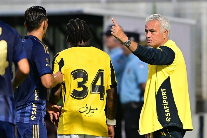 Ali Koç'la Mourinho arasında 'Skriniar-Asensio' tartışması: 10 gün sonra maçımız var sen hala transferleri bitiremedin - Resim: 11