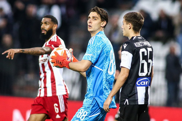 Dursun Özbek Tadic, Cengiz Ünder ve Bonucci'yi tek başına durduran kaleciyi transfer etti! - Resim: 6