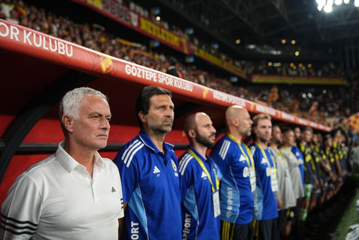 Ali Koç Mourinho'dan korkuyor: Sen bu Edson Alvarez'i, Archie Brown'u ve Duran'ı çöp edeceksin - Resim: 8