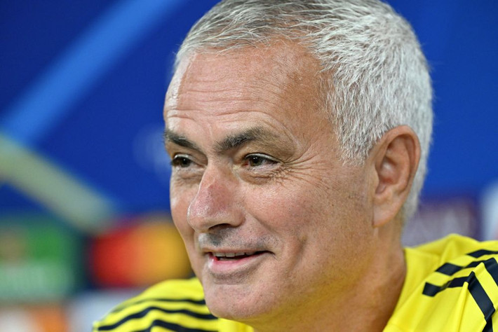 Jose Mourinho ile Hamdi Akın arasında kaos! Tam da tarihi Benfica maçı öncesi... - Resim: 3