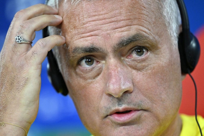 Jose Mourinho ile Hamdi Akın arasında kaos! Tam da tarihi Benfica maçı öncesi... - Resim: 6