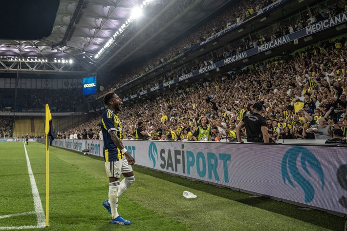 İsmail Kartal iki yeni transferi oynatmam deyince Fenerbahçe'nin yeni teknik direktörü Tedesco oldu - Resim: 7