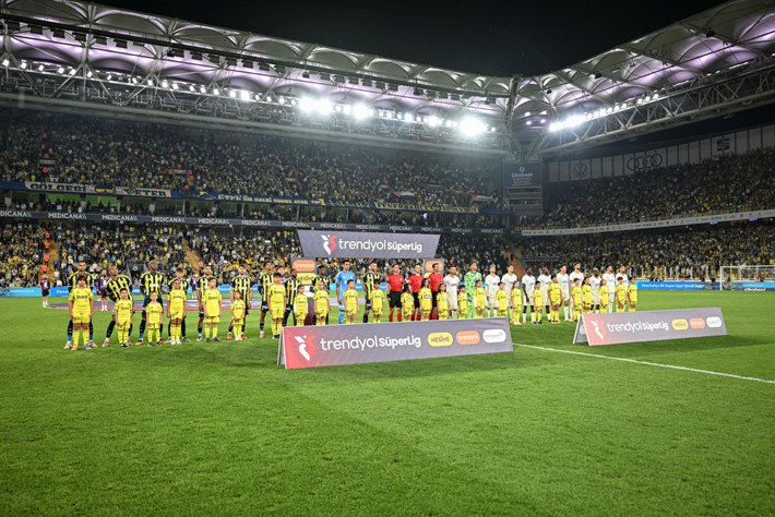 2-2'nin ardından Tedesco'ya ilk eleştiri: Mourinho yedek bırakıyordu sen neden bırakıyorsun? - Resim: 5