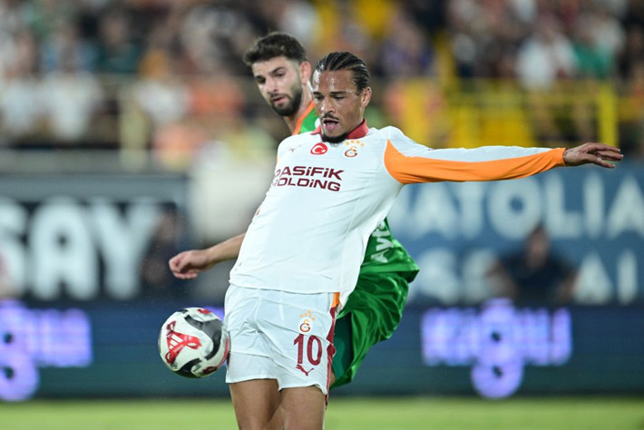 1-0'ın ardından Galatasaray'ın iki yıldızını topa tuttular: 650 bin euroluk adam sizi perişan etti - Resim: 7