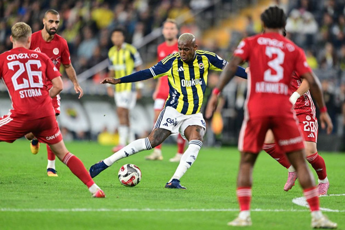 2-0'ın ardından Tedesco için 'hocayı rahat bırakın' çağrısı: Geri zekalı mı bu adam? - Resim: 8