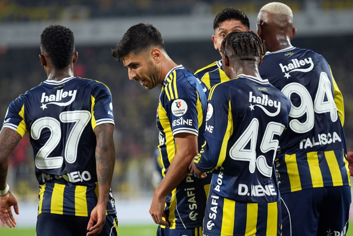 2-1'in ardından Tedesco'nun son maçını açıkladı: Aykut Kocaman ve İsmail Kartal kadrolarını verdi - Resim: 8