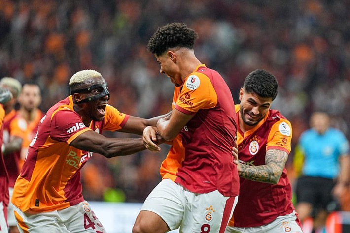 En Nesyri, Jhon Duran ve Talisca'yı alacağınıza sadece Osimhen'i alsaydınız... - Resim: 9