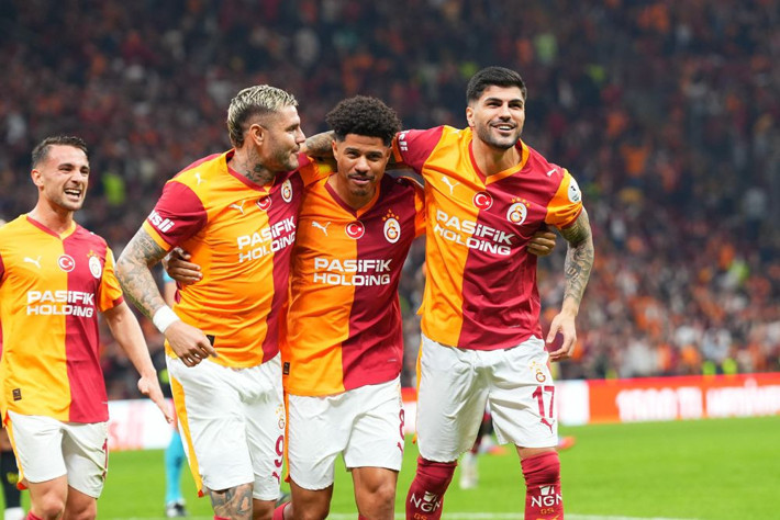 Galatasaray'ın üç yıldızı için 5 Avrupa devi sıraya girdi! Hepsi Amsterdam'a akredite oldu - Resim: 6