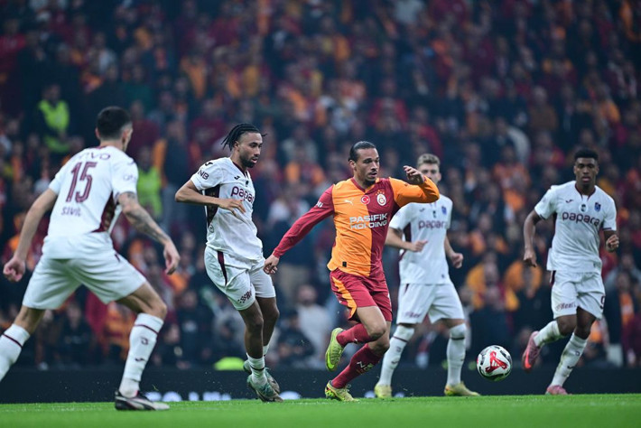 0-0'ın ardından 600 bin euroluk orta saha ayakta alkışlandı: Sara ve Torreira'yı yanına yaklaştırmadı - Resim: 13