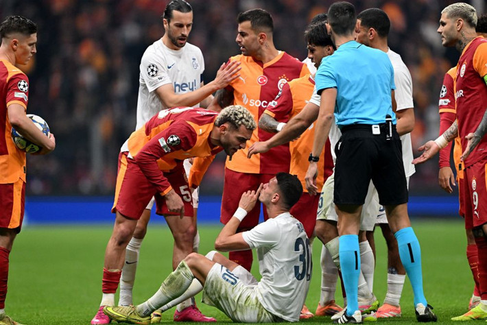 1-0'ın ardından Okan Buruk ve üç yıldıza yaylım ateşi: Demek ki Osimhen olmayınca olmuyor - Resim: 8