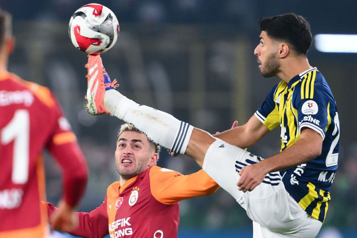 Fenerbahçe-Galatasaray derbisinden sonra Okan Buruk'a tepki: 5 dakika daha kalamaz mıydı? - Resim: 9