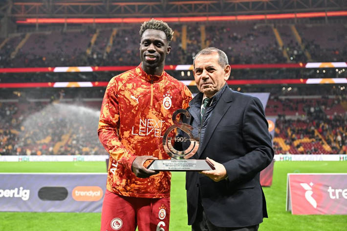 Dursun Özbek bir penaltıyla Sofyan Amrabat ve En Nesyri'yi perişan eden 6-8 transferini bitirdi - Resim: 6