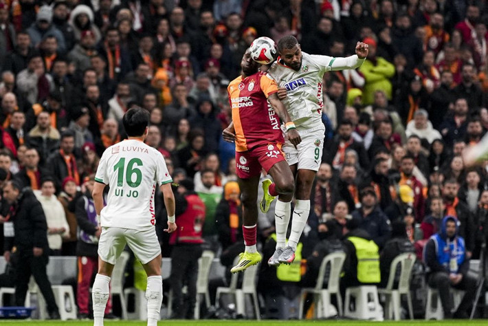 Galatasaray'la Napoli arasında dikkat çeken takas! Ver Singo'yu al Noa Lang'ı! - Resim: 3