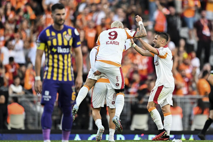 Galatasaray 24,5 milyon euroyu kulübeye gömdü! Sezon sonunda üçü de gidebilir - Resim: 7