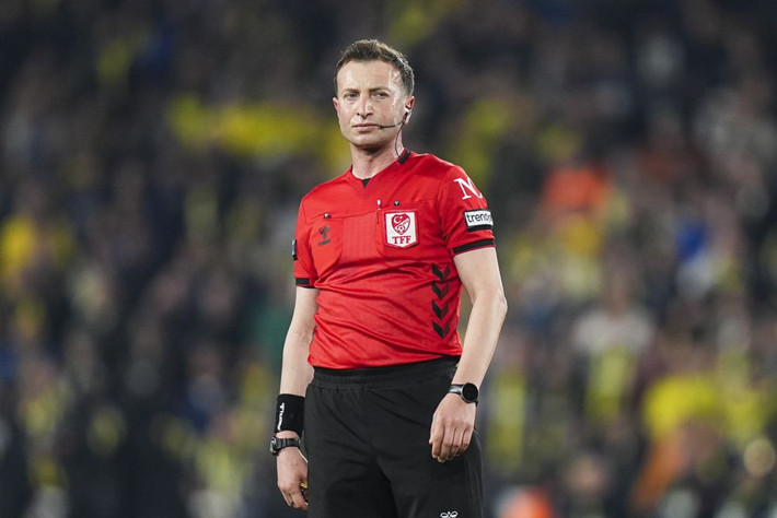 Galatasaray-Fenerbahçe derbisine atanan Yasin Kol için büyük tepki: Bu durumdan hiç mi utanç duymuyorsunuz? - Resim: 3