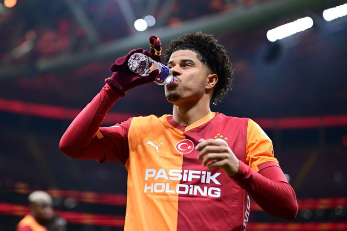 Victor Osimhen, Gabriel Sara, Noa Lang, Asprilla... Galatasaray'da bir takım komple değişiyor - Resim: 4