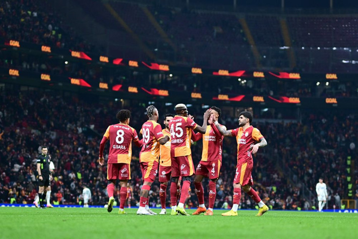 Victor Osimhen, Gabriel Sara, Noa Lang, Asprilla... Galatasaray'da bir takım komple değişiyor - Resim: 7