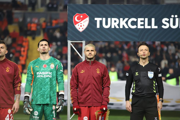 Victor Osimhen, Gabriel Sara, Noa Lang, Asprilla... Galatasaray'da bir takım komple değişiyor - Resim: 3