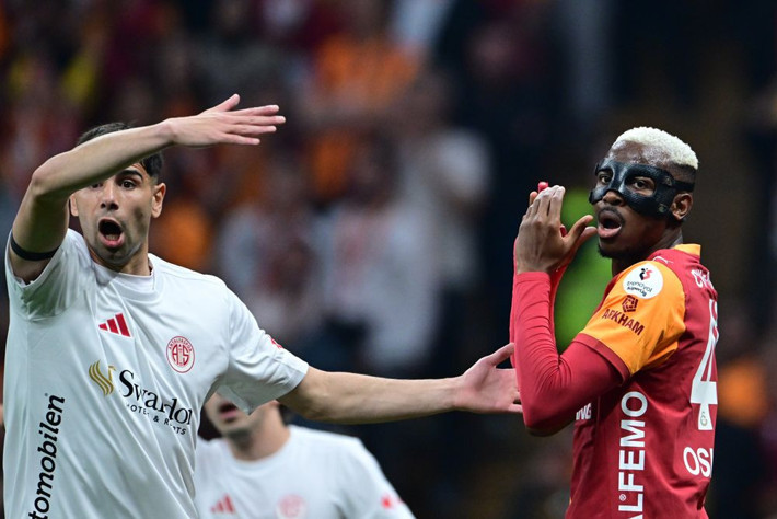 4-2'nin ardından Victor Osimhen'den Fenerbahçe'nin yıldızlarına olay sözler: Siz sadece antrenman yapın - Resim: 2