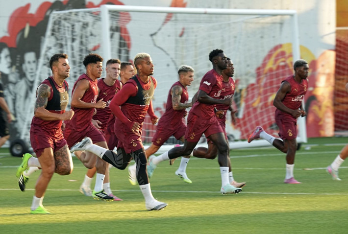 Galatasaray'da temizlik haftası! Okan Buruk onayı verdi "Bunları gözüm görmesin" - Resim: 9