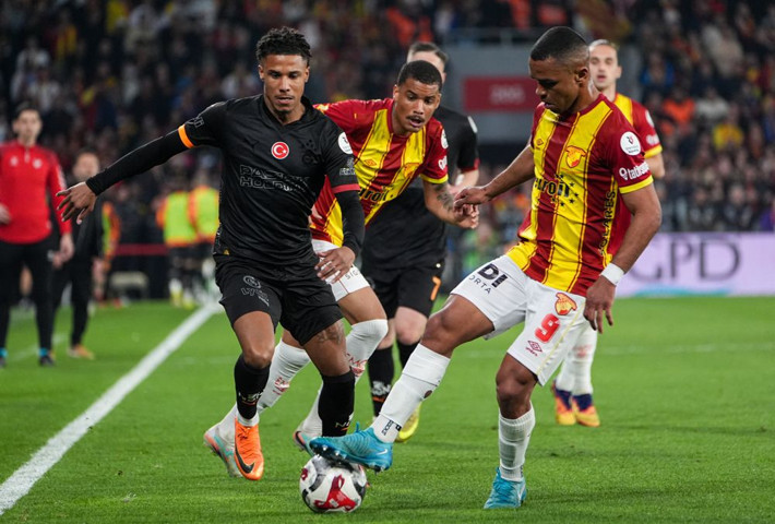 3-1'in ardından Okan Buruk hakkında istifa çağrısı: Osimhen seneye kalacaksa sen git hocam - Resim: 7