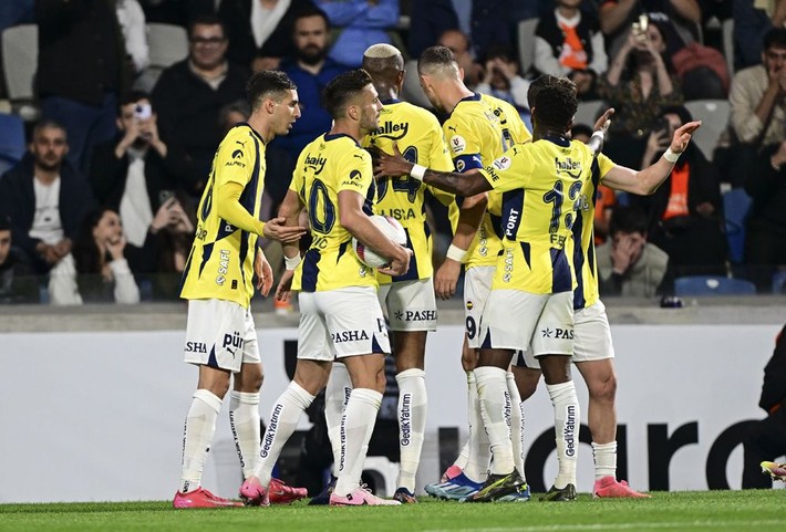 Ali Koç kavganın tam ortasında kaldı! Sergen Yalçın ve Montella için birbirlerine girdiler - Resim: 8