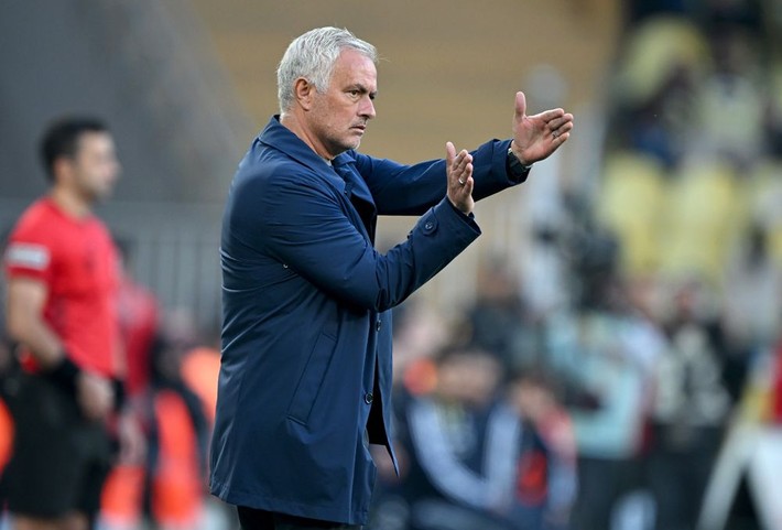 Ali Koç kararını verdi! Sadece Mourinho'yu değil yanında iki yıldızı da Arabistan'a gönderiyor - Resim: 4