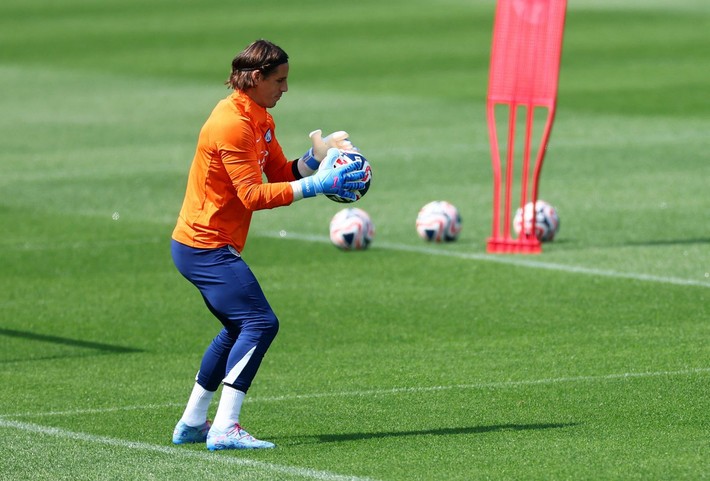 Dursun Özbek Muslera'dan 2 yaş küçük kaleciyle görüşmelere başladı! Petrovic, Ramsdale, Perri hiçbiri değil - Resim: 8