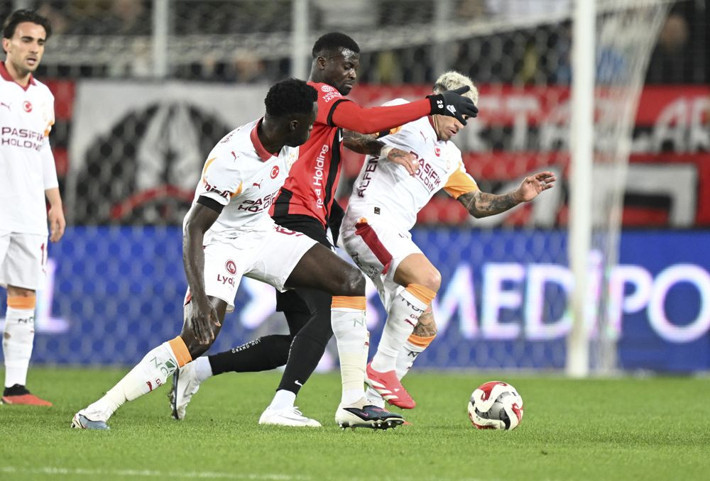 2-1'den sonra Uğurcan Çakır hakkında inanılmaz sözler: Doğru yer alamıyor! - Resim: 3