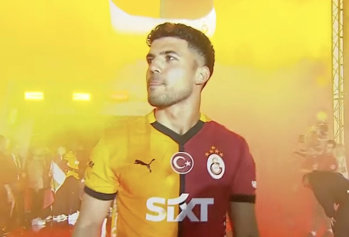 Morata sahneye çıkmadı, Efe Akman ıslıklandı! Futbolcular sahneye hangi şarkılarla çıktı? - Resim: 5