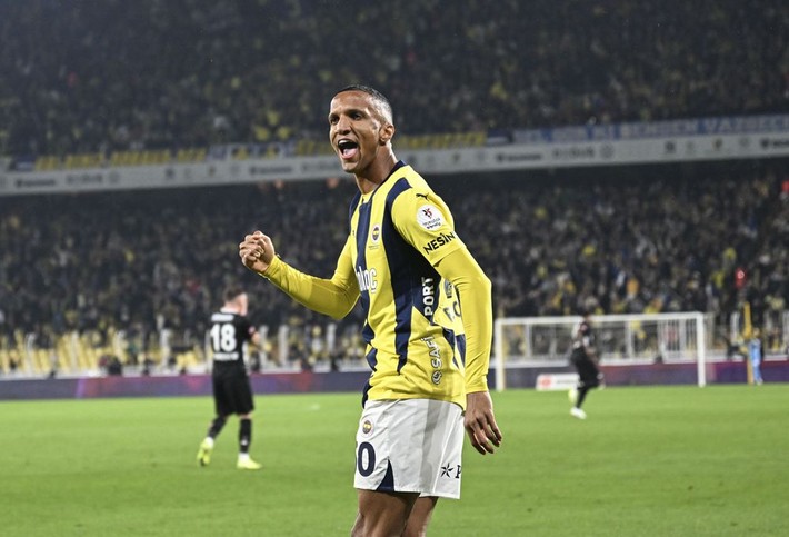Ali Koç'la Devin Özek arasında ilk tartışma: Transferi herkes yapar şu 30 M.€'luk krizi çöz de görelim - Resim: 11