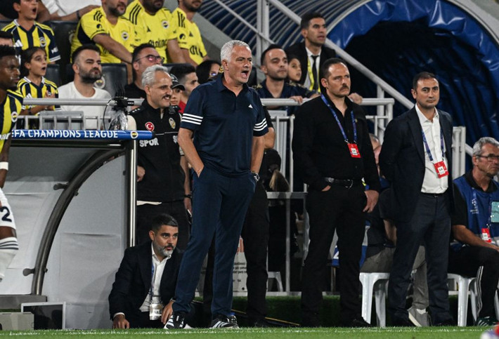 0-0'ın ardından Mourinho'ya yaylım ateşi: Bu iki futbolcuyu nasıl yan yana oynatırsın - Resim: 15