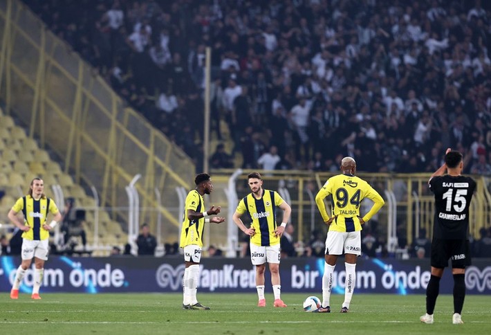 Jose Mourinho En Nesyri'nin isyanını görünce şaşırdı: Ben Talisca ile oynamak istemiyorum - Resim: 9