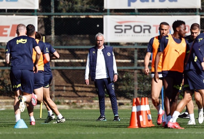 Ali Koç yıldız futbolcuya rest çekti: "7 milyon euro bonservis getir, ayrıl" - Resim: 2