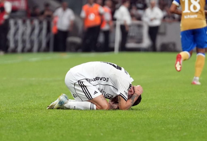 Beşiktaş elendi Nihat Kahveci isyan etti: Gönderin ya! - Resim: 4