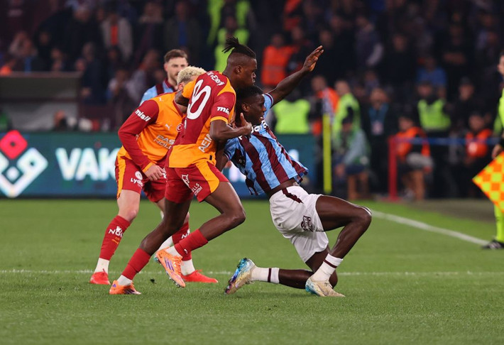 2-1'in faturası önce Okan Buruk'a sonra Icardı'ye kesildi: 90 dakika nasıl sahada tutarsın hocam? - Resim: 5