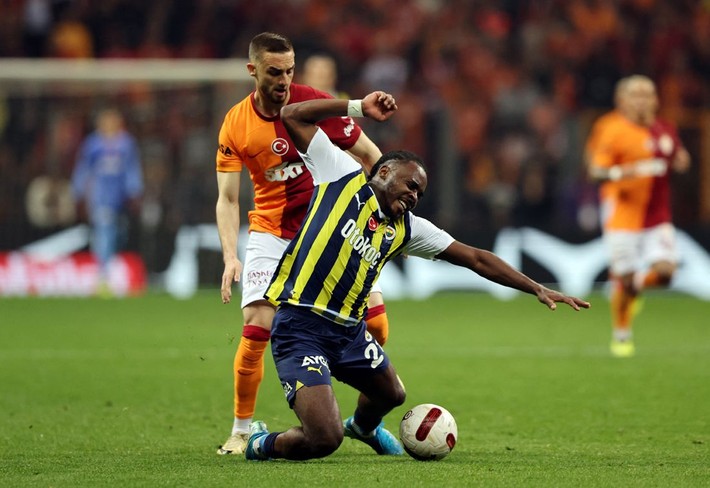 Serdal Adalı Emre Belözoğlu'nun 450 bin poundluk scout transferini bitirdi! Svensson artık yedek kulübesinde - Resim: 3