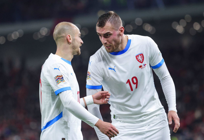 Serdal Adalı Edson Alvarez, Tadic ve Ziyech'in kanat forvetiyle anlaşmaya vardı: 1 M.€ kiralama + 8 M.€ satın alma - Resim: 3