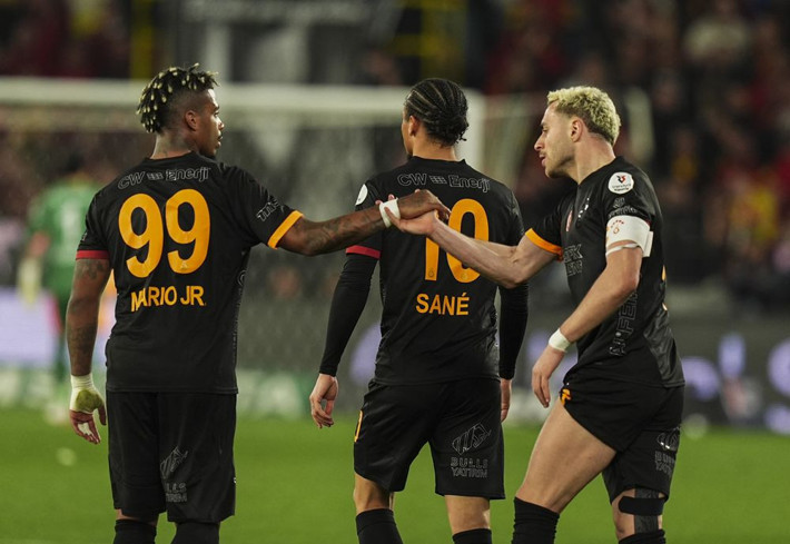 3-1'in ardından Okan Buruk hakkında istifa çağrısı: Osimhen seneye kalacaksa sen git hocam - Resim: 6