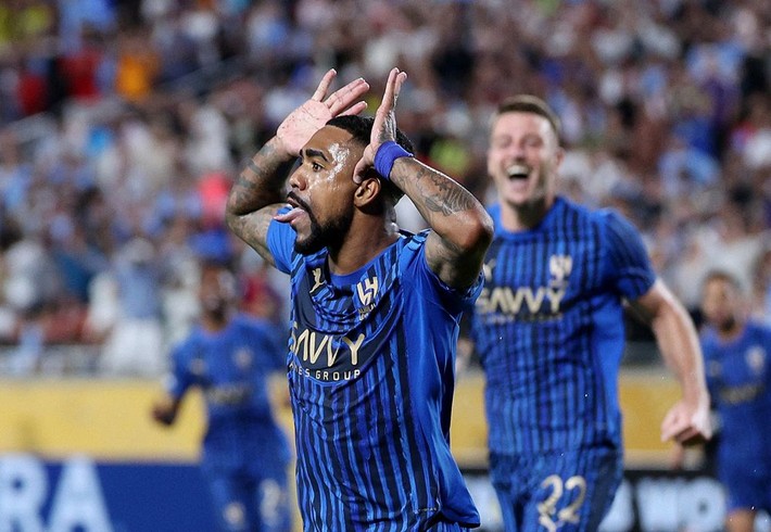 Devin Özek'ten Alex de Souza-Jay Jay Okocha karışımı top class transfer! 145 milyon euroluk imza - Resim: 13