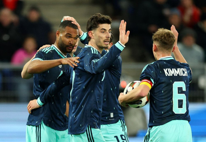 Tribünler Leroy Sane'yi ıslıkladı Nagelsmann, Nübel ayağa kalktı: Yuhalanması saçmalık - Resim: 3