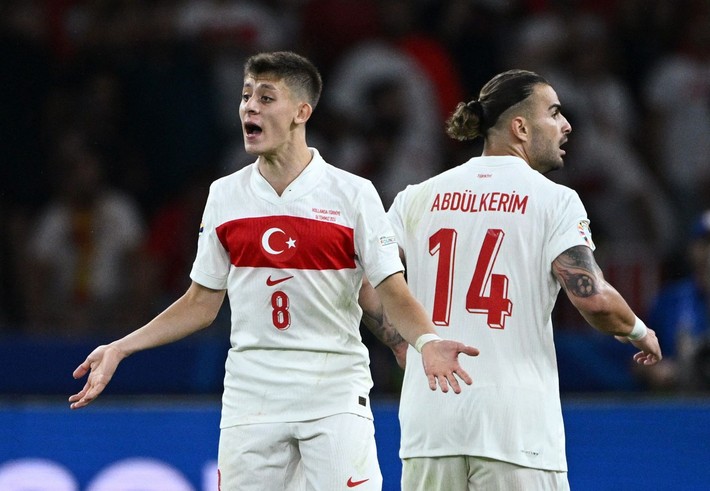 Milli futbolcular gözyaşlarına hakim olamadı - Resim: 6