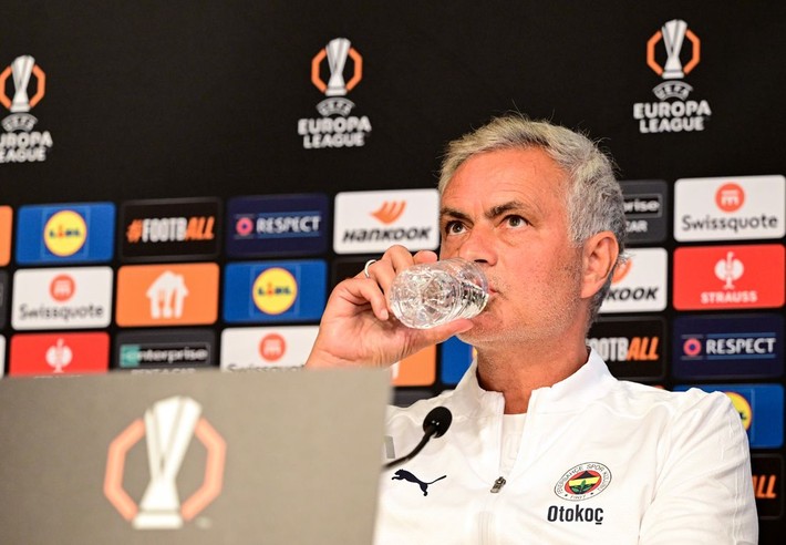 Ali Koç Jose Mourinho'nun görüştüğü 900 milyon euroluk takımı öğrendi Sergen Yalçın'a 3 M.€ teklif etti - Resim: 5