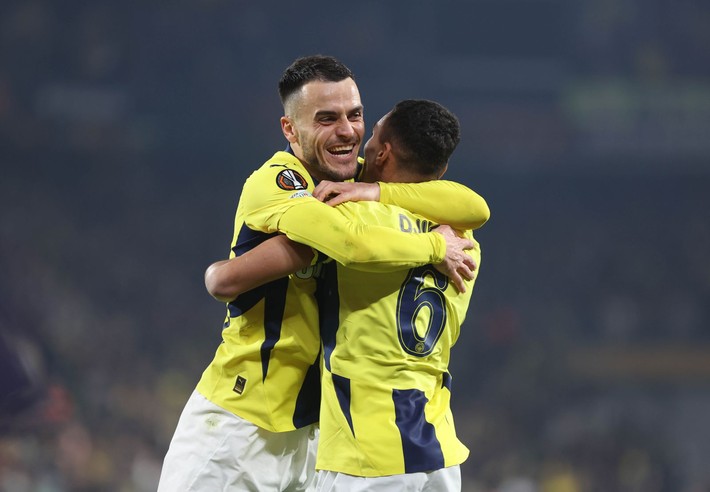 Ali Koç Belhanda'nın bir telefonuyla ilk transferini yaptı! 15 M.€ maaş 5 M.€ bonus - Resim: 4