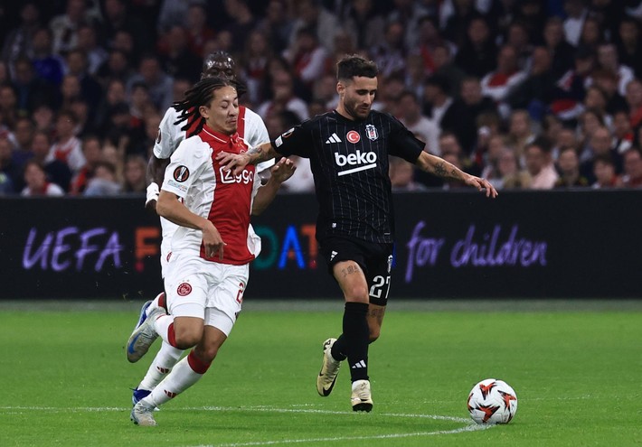 Devin Özek'ten Okan Buruk ve Van Bronckhorst'un baş edemediği Hong Konglu 8 numara transferi! - Resim: 6